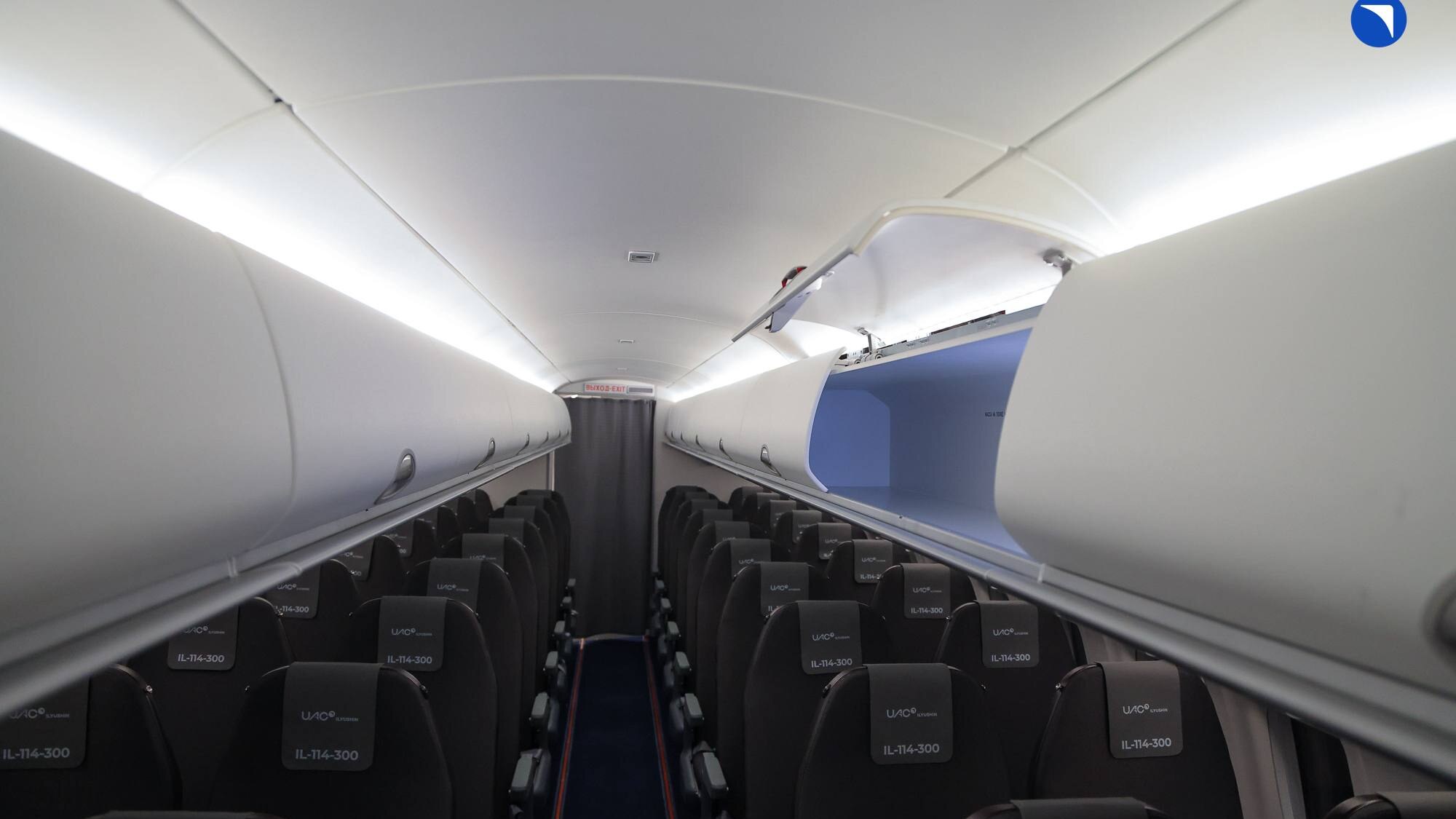 Салон Ил-114-300, компоновка 2+2, кресла RA60